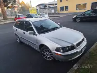 Usata Volvo V40 102 CV (75 kW) 2001 Grigio Station wagon
