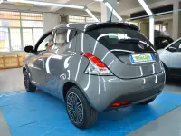 Usata Lancia Ypsilon Gold 69 CV (50 kW) 2024 Argento Utilitaria