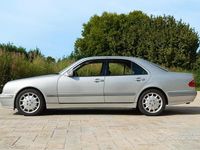 Usata Mercedes E430 279 CV (205 kW) 2000 Grigio Berlina