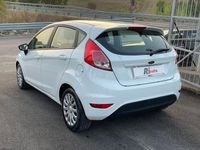 Usata Ford Fiesta 75 CV (55 kW) 2015 Bianco Utilitaria