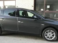 Usata Lancia Delta 120 CV (88 kW) 2011 Grigio Utilitaria