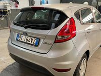 Usata Ford Fiesta 97 CV (71 kW) 2009 Grigio Utilitaria