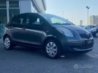 Usata Toyota Yaris 69 CV (50 kW) 2008 Grigio Utilitaria