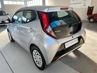 Usata Toyota Aygo Cool 72 CV (52 kW) 2019 Argento Utilitaria
