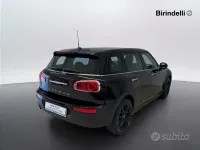 Usata Mini One Clubman Hype 116 CV (85 kW) 2018 Midnight black metallizzato Station wagon