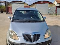 Usata Lancia Musa 90 CV (66 kW) 2007 Grigio Monovolume