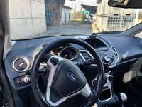 Usata Ford Fiesta Titanium 71 CV (52 kW) 2012 Nero Berlina