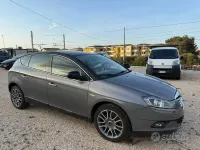 Begagnad Lancia Delta 165 HK (121 kW) 2009 Grå Halvkombi