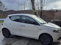 Usata Lancia Ypsilon 95 CV (69 kW) 2018 Bianco Utilitaria