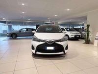 Usata Toyota Yaris Cool 69 CV (50 kW) 2015 Bianco Utilitaria