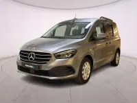 Usata Mercedes T180 Premium 131 CV (96 kW) 2023 Grigio scuro Monovolume