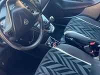 Usado Lancia Ypsilon 95 CV (69 kW) 2017 Azul Utilitario