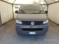 Usata VW Caravelle Comfortline 102 CV (75 kW) 2012 Grigio Furgone