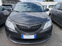 Usata Lancia Ypsilon Silver 69 CV (50 kW) 2023 Grigio scuro Utilitaria