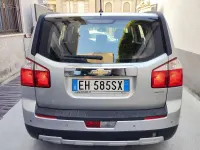 Usata Chevrolet Orlando 131 CV (96 kW) 2011 Argento Monovolume