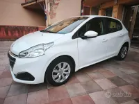 Usata Peugeot 208 102 CV (75 kW) 2020 Bianco Utilitaria