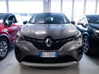 Usata Renault Captur Techno 140 CV (102 kW) 2022 Grigio SUV