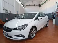 Usata Opel Astra Dynamic 110 CV (80 kW) 2018 Summit white Berlina