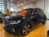 Usata VW T-Roc R-line 150 CV (110 kW) 2024 Deep black / perlato SUV