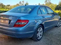Usado Mercedes C200 Avantgarde 136 CV (100 kW) 2010 Azul Berlina