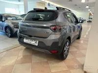 Nuova Dacia Sandero Expression 122 CV (89 kW) 2026 Grigio Berlina