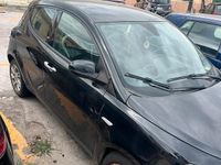 Usata Lancia Ypsilon Silver 95 CV (69 kW) 2016 Nero Utilitaria