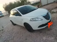 Usata Lancia Ypsilon 69 CV (50 kW) 2013 Bianco Utilitaria