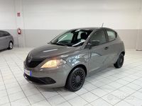 Usata Lancia Ypsilon Gold 69 CV (50 kW) 2021 Argento Utilitaria