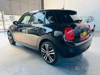 Usata Mini ONE 102 CV (75 kW) 2019 Nero Utilitaria