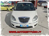 Usata Lancia Musa Gold 95 CV (69 kW) 2012 Bianco Monovolume