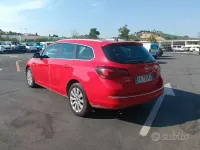 Usata Opel Astra 100 CV (73 kW) 2015 Rosso Station wagon