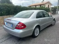 Usata Mercedes 240 Elegance 177 CV (130 kW) 2002 Grigio Berlina
