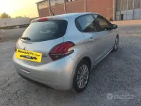 Usata Peugeot 208 75 CV (55 kW) 2016 Grigio Utilitaria