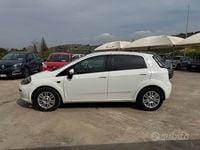 Usata Fiat Punto Lounge 75 CV (55 kW) 2015 Bianco Utilitaria