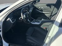 Usata BMW 330 Comfort Edition 245 CV (180 kW) 2024 Bianco pastello Berlina