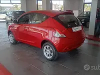 Usata Lancia Ypsilon Silver 80 CV (58 kW) 2016 Rosso Utilitaria