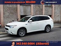 Usata Mitsubishi Outlander P-HEV Instyle 121 CV (88 kW) 2014 Bianco SUV