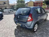 Usata Dacia Sandero Lauréate 75 CV (55 kW) 2012 Blu/azzurro Berlina