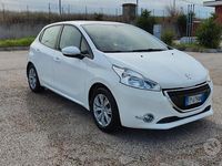 Usata Peugeot 208 Allure 82 CV (60 kW) 2012 Bianco Utilitaria