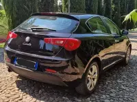 Usata Alfa Romeo Giulietta 109 CV (80 kW) 2011 Marrone Utilitaria