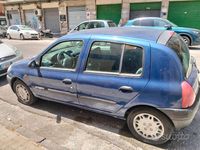 Usata Renault Clio II 58 CV (42 kW) 2000 Blu Utilitaria