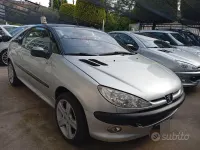 Usata Peugeot 206 CC 109 CV (80 kW) 2002 Grigio Cabrio