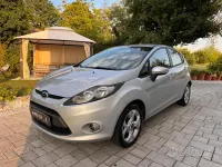 Usata Ford Fiesta 71 CV (52 kW) 2012 Grigio Berlina