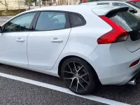 Usata Volvo V40 R-Design Kinetic 120 CV (88 kW) 2016 Bianco Berlina