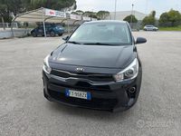 Usado Kia Rio Active 77 HP (56 kW) 2019 Preto Sedan