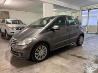Usata Mercedes A180 Elegance 108 CV (79 kW) 2011 Grigio Berlina