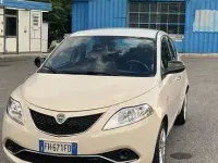 Usata Lancia Ypsilon Platinum 69 CV (50 kW) 2017 Giallo Utilitaria