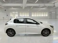 Usata Peugeot 208 Active 101 CV (74 kW) 2022 Bianco Utilitaria