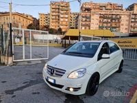 Usata Mercedes B200 2010 Bianco Monovolume
