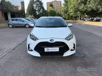 Usata Toyota Yaris Hybrid Active 92 CV (67 kW) 2023 Bianco Berlina